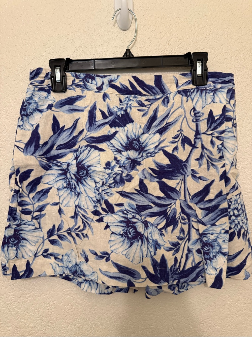 Ellen Tracy Blue Floral Mini Skort